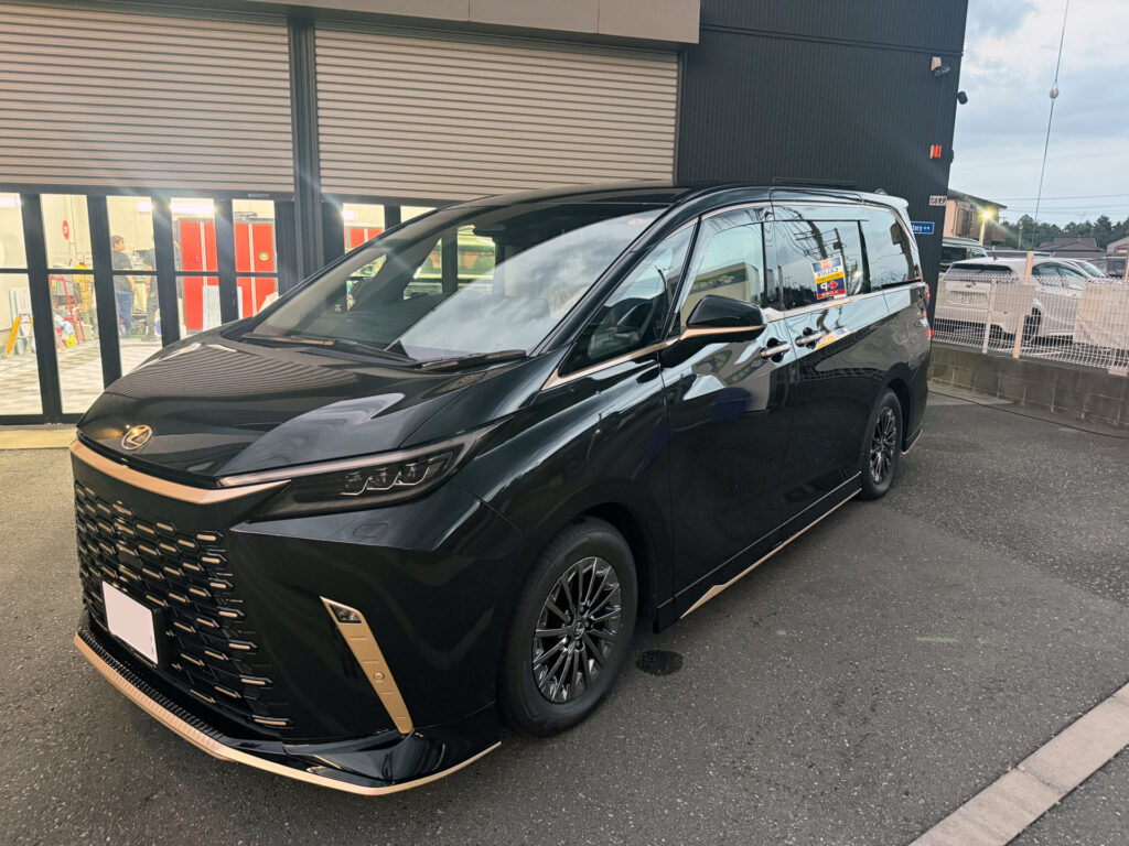 【事例紹介】レクサスLM フロントフルプロテクション＆ラッピング施工